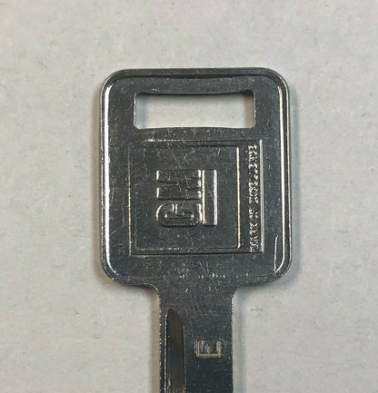 Ignition, Door, Rear Barn Door, and Glove Compartment Lock Set with GM Keys – Fits 1967–1972 Chevrolet Suburban